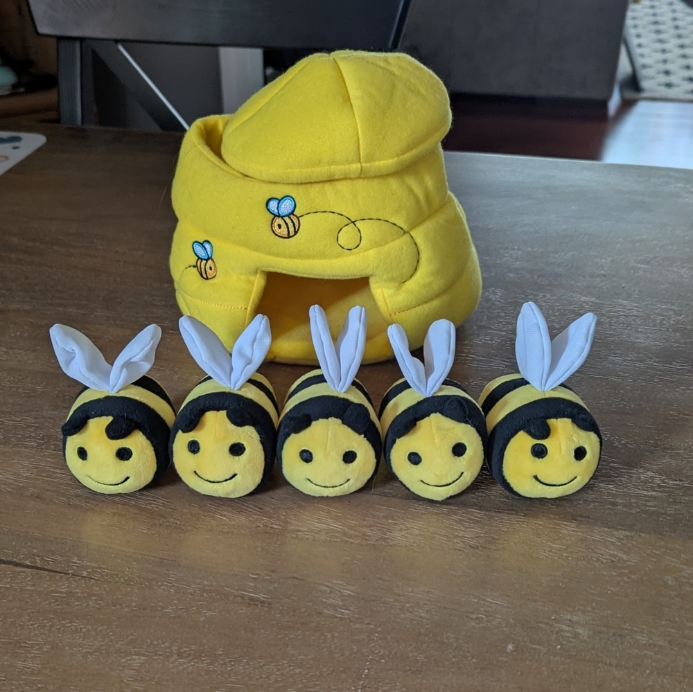 Hide & Seek Beehive (Lakeshore Learning)